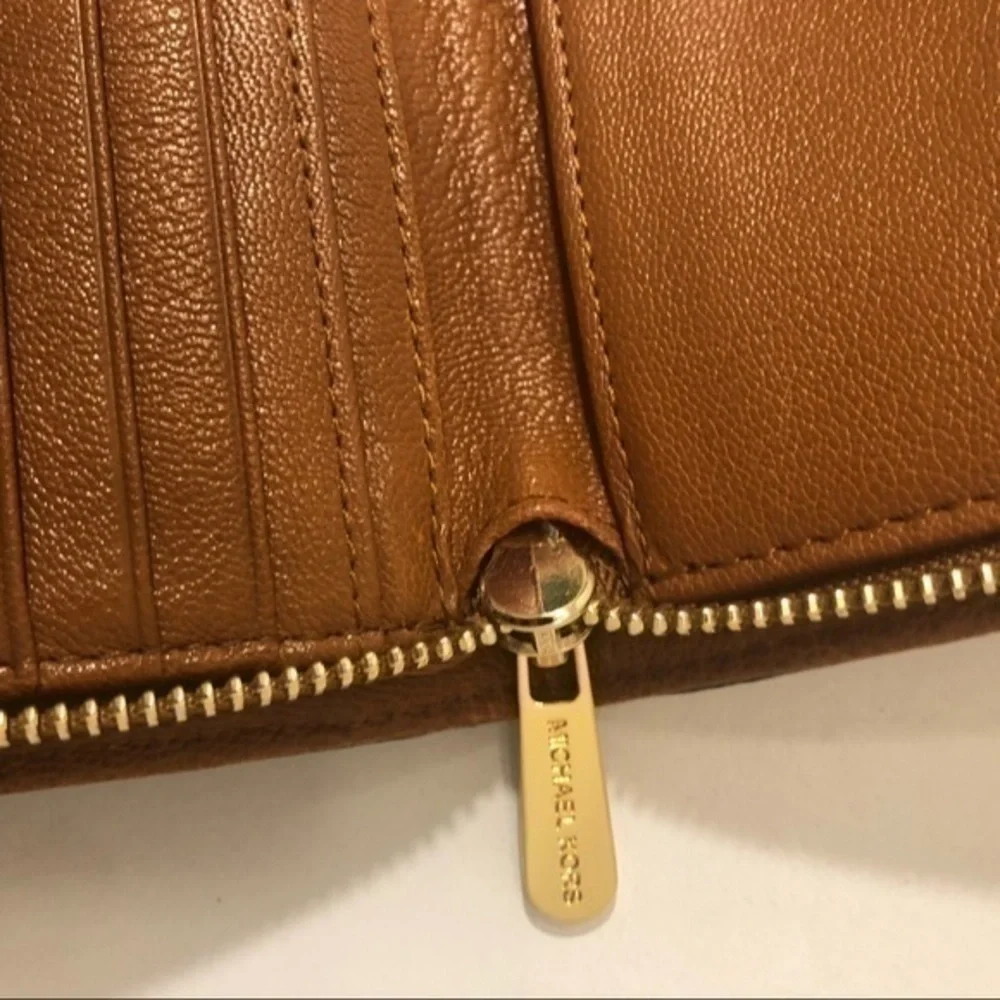 Michael kors Hamilton brown leather clutch wallet